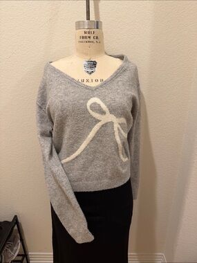 Hollister Gray V-Neck Sweater with Cream Bow Motif